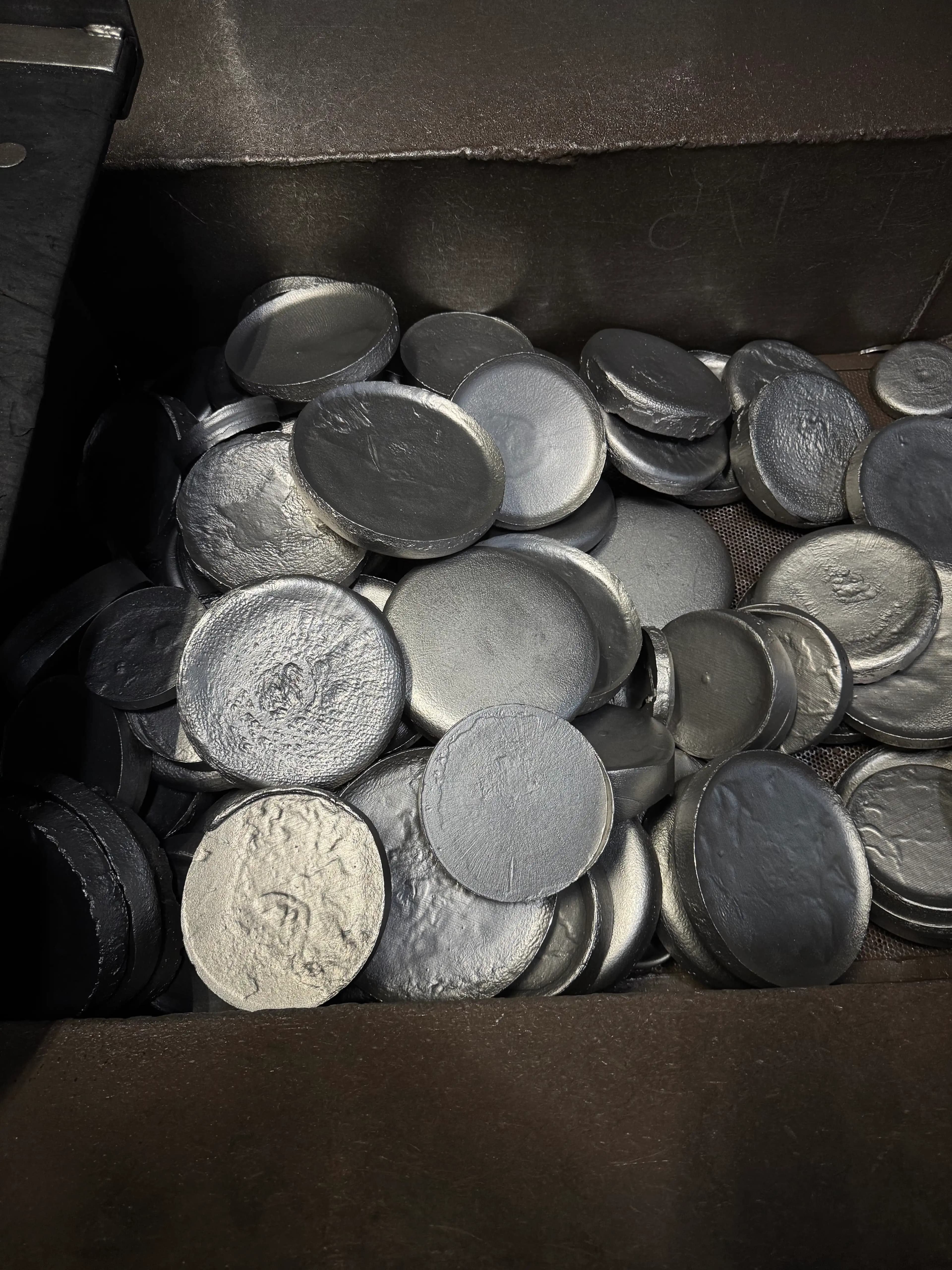 Discos metalicos recuperados para procesamiento de material