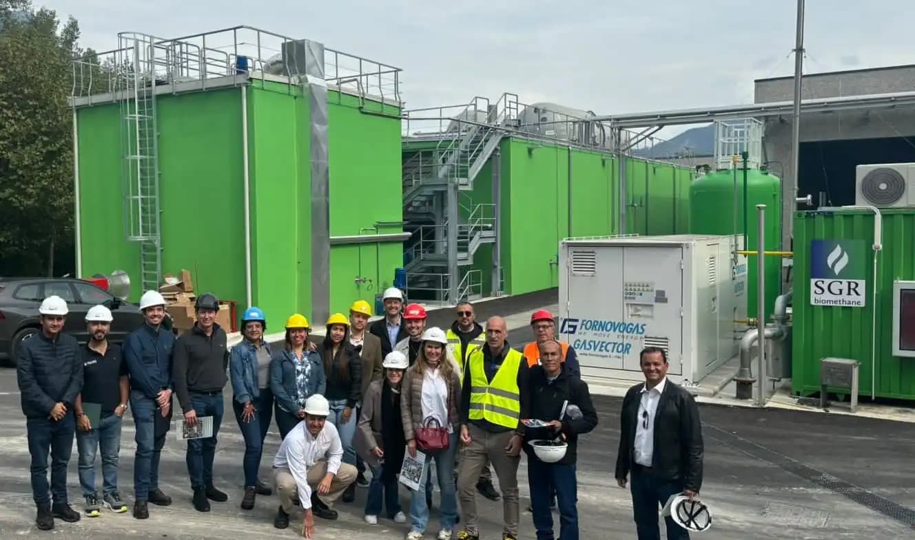 Visita de equipo industrial a instalación de biogás en Italia